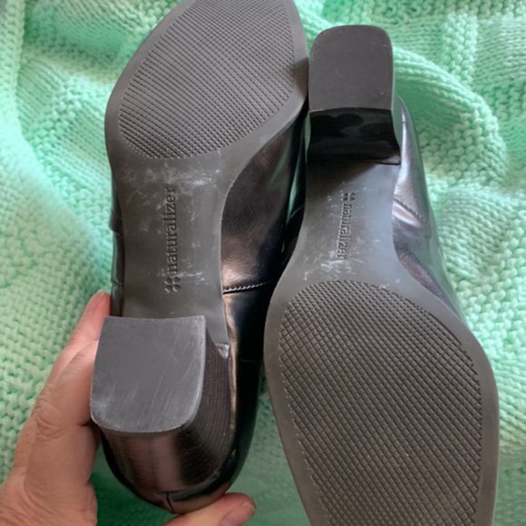 Naturalizer Chunky Heel Shoe - Picture 2 of 3